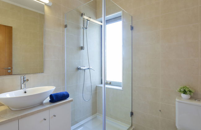 Casa de 6 quartos em Lagoa com piscina privada e jardim - Foto 15