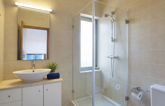 Casa de 6 quartos em Lagoa com piscina privada e jardim - Foto 17