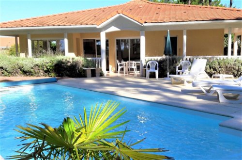 Photo 1 - 3 bedroom House in Lacanau with private pool and sea view