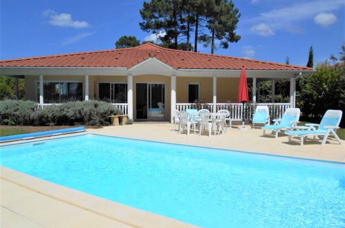 Foto 22 - Casa con 3 camere da letto a Lacanau con piscina privata e vista mare