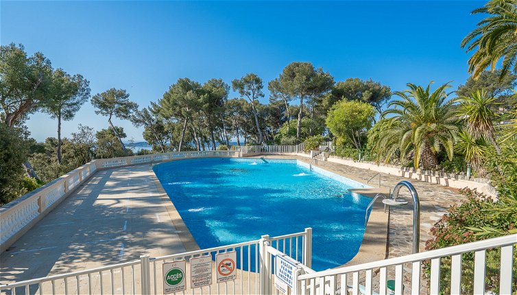 Photo 1 - Appartement de 3 chambres à Hyères avec piscine et vues à la mer