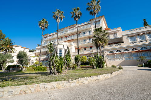 Foto 38 - Apartamento de 3 quartos em Hyères com piscina e vistas do mar