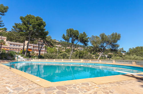 Foto 46 - Apartment mit 3 Schlafzimmern in Hyères mit schwimmbad und garten