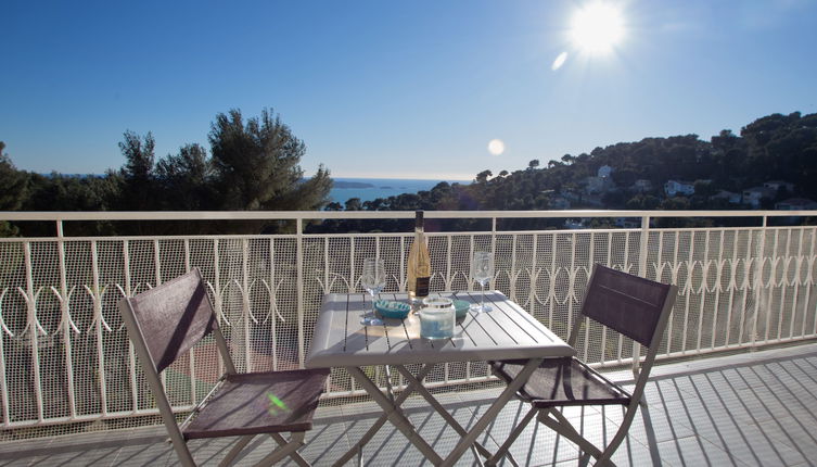 Photo 1 - 3 bedroom Apartment in Hyères with swimming pool and garden