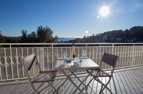 Photo 1 - Appartement de 3 chambres à Hyères avec piscine et vues à la mer