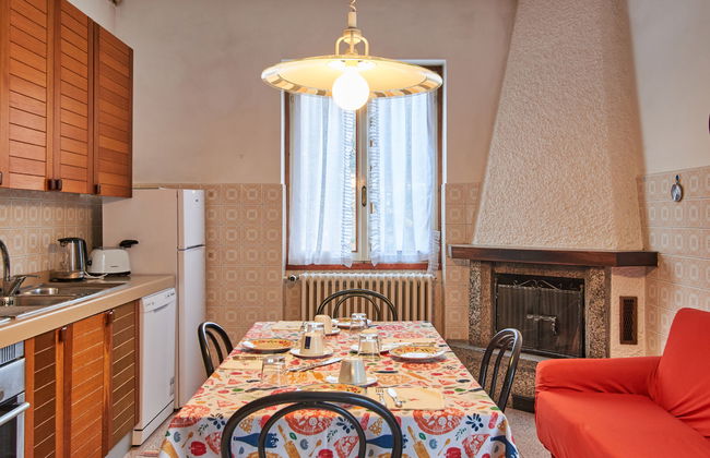 3 bedroom Apartment in Dervio with garden - Photo 5