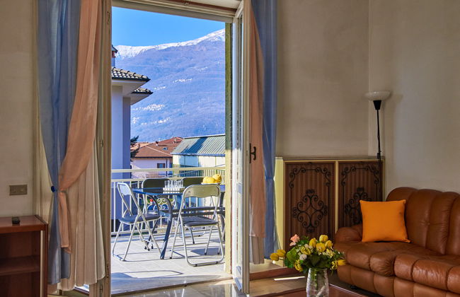 3 bedroom Apartment in Dervio with garden - Photo 9