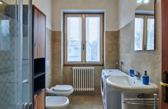 6 bedroom House in Dervio with garden - Photo 24