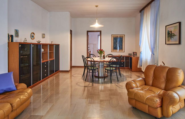 6 bedroom House in Dervio with garden - Photo 25