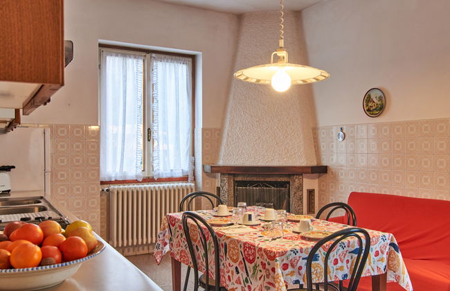 3 bedroom Apartment in Dervio with garden - Photo 10