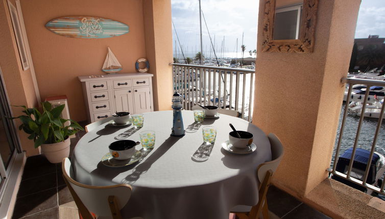 Photo 1 - Appartement de 1 chambre à Hyères avec terrasse et vues à la mer