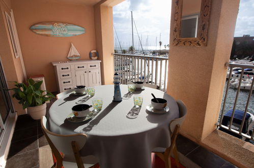 Photo 1 - Appartement de 1 chambre à Hyères avec terrasse et vues à la mer