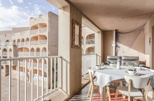 Foto 15 - Apartamento de 1 habitación en Hyères con terraza y vistas al mar
