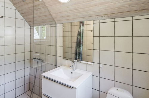 Foto 10 - Casa de 2 quartos em Aakirkeby com terraço