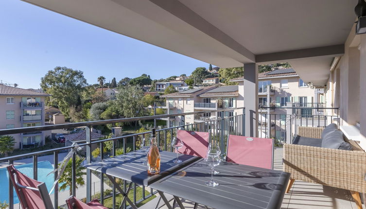 Photo 1 - Appartement de 2 chambres à Bormes-les-Mimosas avec piscine et vues à la mer