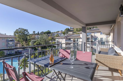 Photo 1 - Appartement de 2 chambres à Bormes-les-Mimosas avec piscine et vues à la mer