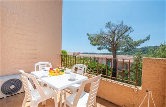 Photo 2 - 2 bedroom Apartment in Cavalaire-sur-Mer with swimming pool and sea view