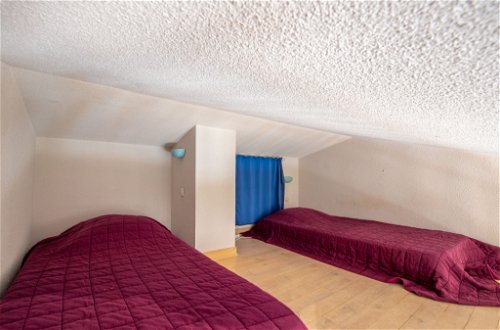 Foto 9 - Appartamento con 2 camere da letto a Cavalaire-sur-Mer con piscina e vista mare