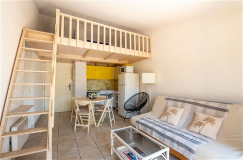 Foto 7 - Apartamento de 2 quartos em Cavalaire-sur-Mer com piscina e vistas do mar