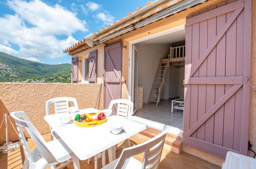 Photo 12 - Appartement de 2 chambres à Cavalaire-sur-Mer avec piscine