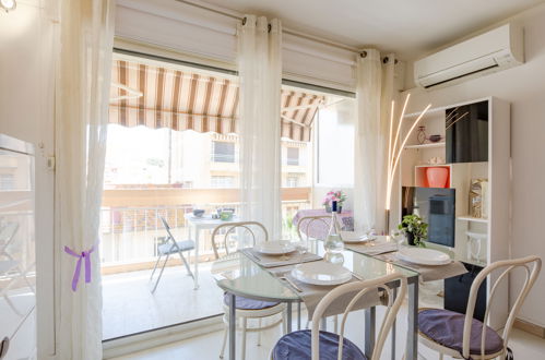 Foto 9 - Apartamento de 1 quarto em Sainte-Maxime com terraço e vistas do mar