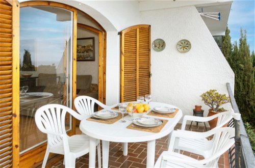 Foto 16 - Apartamento de 2 habitaciones en Llançà con jardín y vistas al mar