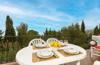 Photo 1 - 2 bedroom Apartment in Llançà with garden and terrace