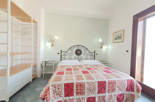 Photo 14 - 1 bedroom Apartment in Siracusa with swimming pool and garden