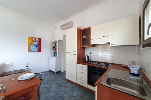 Photo 9 - 1 bedroom Apartment in Siracusa with swimming pool and garden