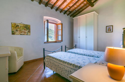 Foto 16 - Apartamento de 3 habitaciones en Volterra con piscina y jardín