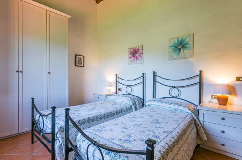 Foto 17 - Apartment mit 3 Schlafzimmern in Volterra mit schwimmbad und garten