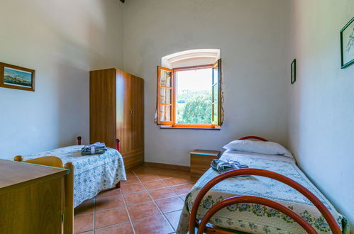 Photo 23 - 3 bedroom Apartment in Volterra with swimming pool and garden