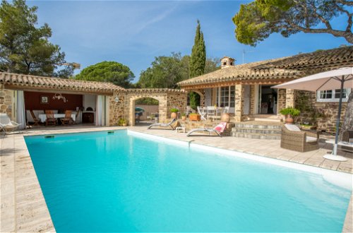 Foto 1 - Casa de 4 quartos em Roquebrune-sur-Argens com piscina privada e vistas do mar