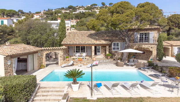 5 bedroom House in Roquebrune-sur-Argens with private pool and garden - Photo 2