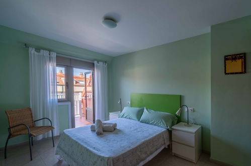 Foto 17 - Appartamento con 2 camere da letto a Miño con terrazza e vista mare