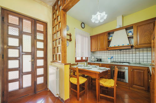 Photo 11 - 3 bedroom House in Pescaglia with private pool and garden