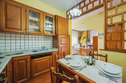 Photo 10 - 3 bedroom House in Pescaglia with private pool and garden