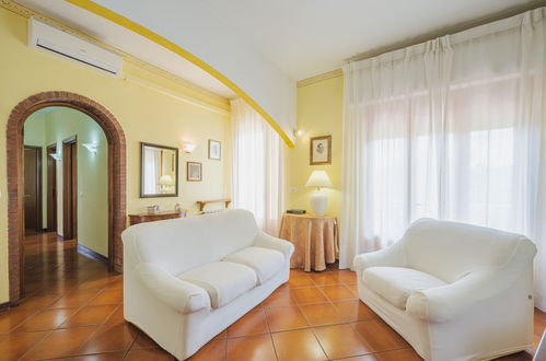 Photo 9 - 3 bedroom House in Pescaglia with private pool and garden