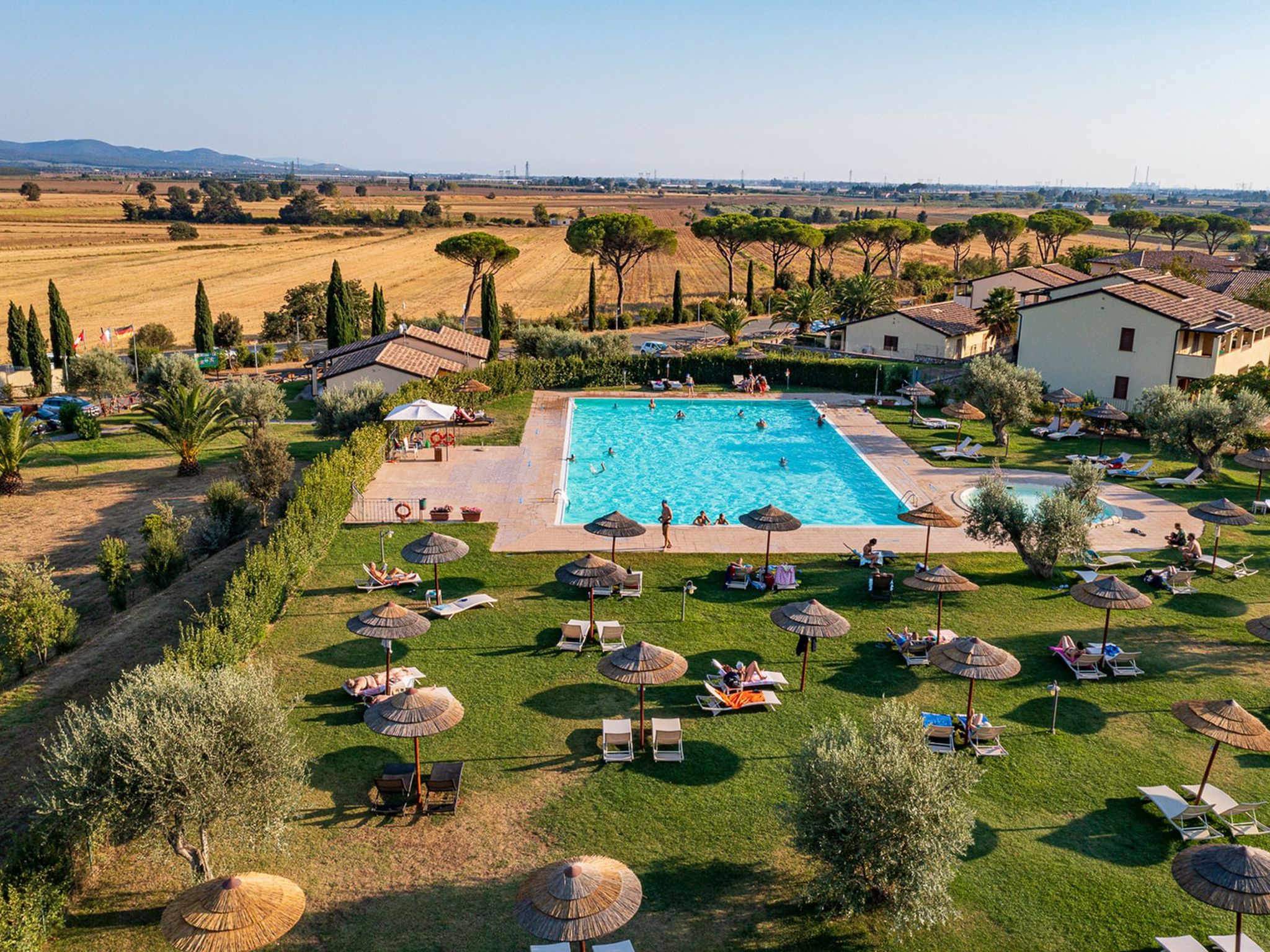 Foto 1 - Apartamento de 2 quartos em Suvereto com piscina e vistas do mar