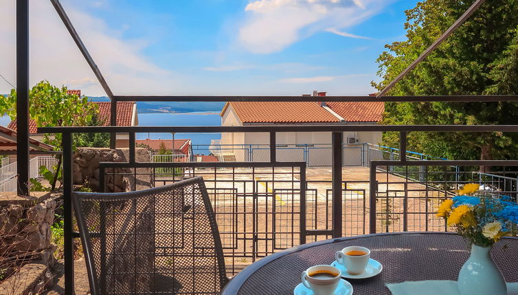 Foto 1 - Appartamento con 2 camere da letto a Crikvenica con giardino e terrazza
