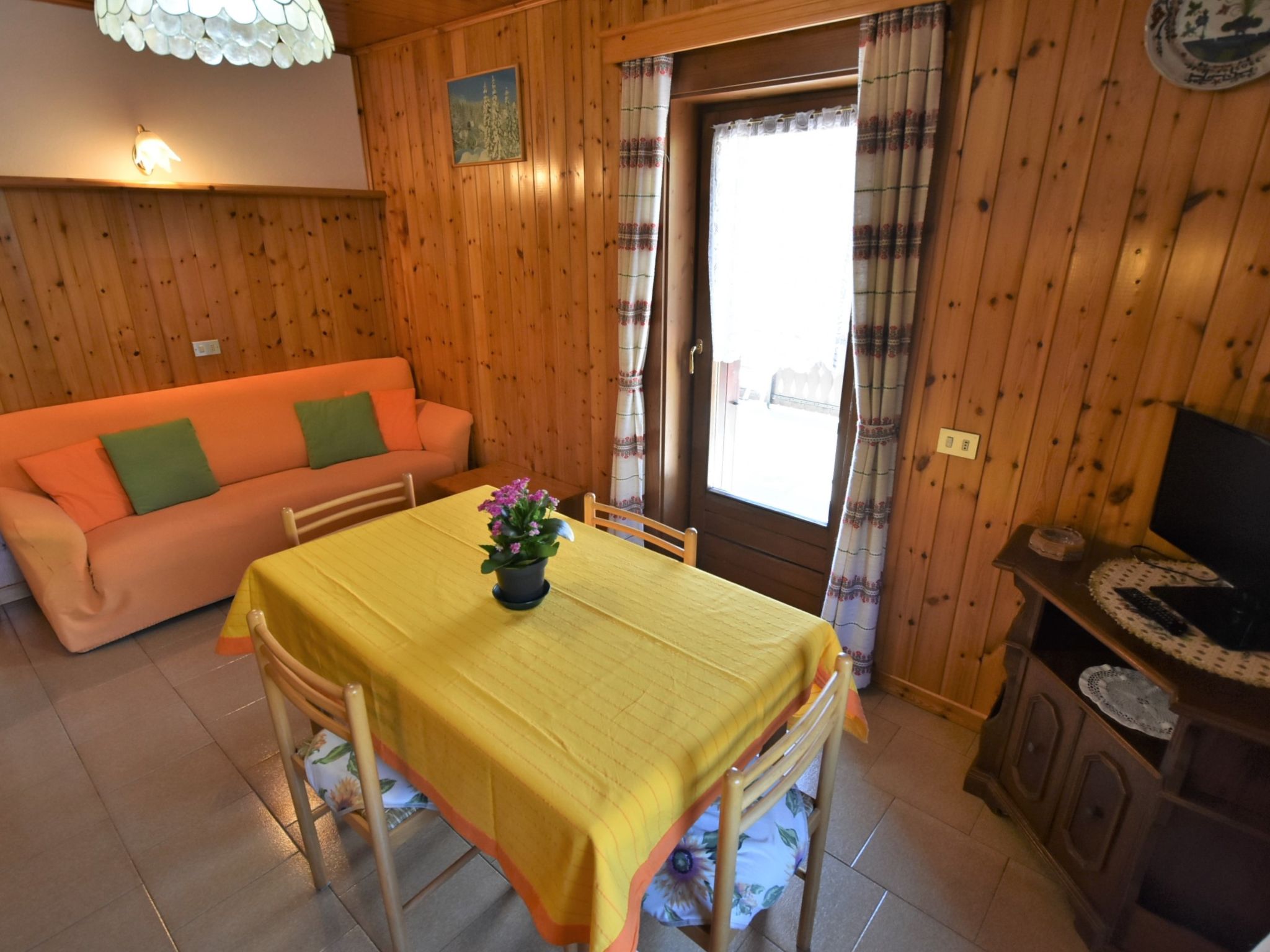 Foto 6 - Apartment mit 2 Schlafzimmern in Livigno mit terrasse und blick auf die berge