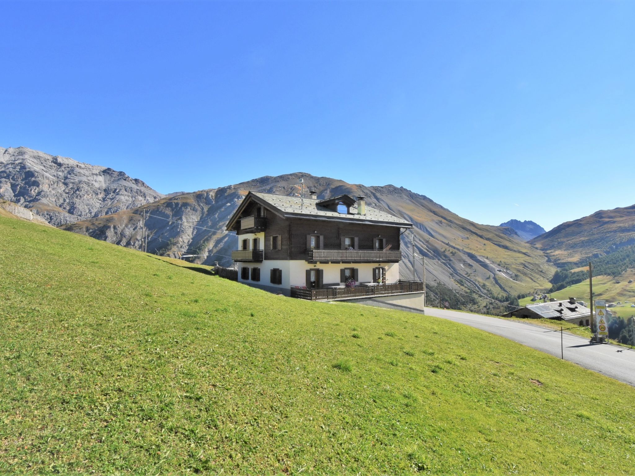 Foto 1 - Apartamento en Livigno con vistas a la montaña