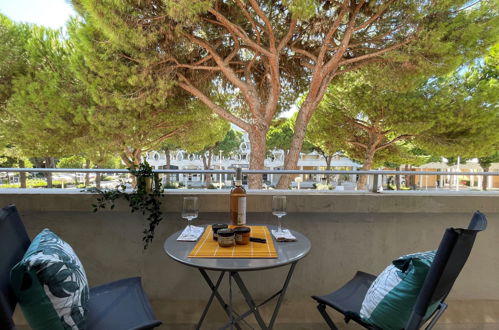 Photo 1 - 2 bedroom Apartment in La Grande-Motte with terrace and sea view