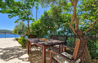 Foto 1 - Appartamento con 1 camera da letto a Rab con giardino e terrazza