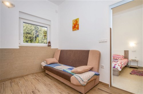 Foto 5 - Apartamento de 1 habitación en Ližnjan con jardín y terraza