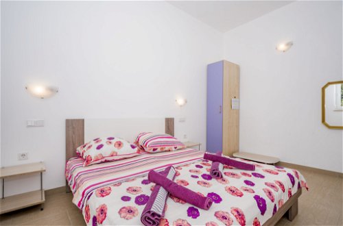 Foto 7 - Apartment mit 1 Schlafzimmer in Ližnjan mit garten und terrasse