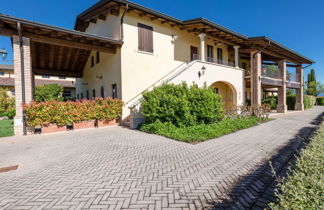 Foto 2 - Apartamento de 2 habitaciones en Desenzano del Garda con piscina y vistas a la montaña