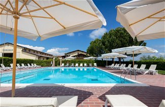 Photo 1 - Appartement de 2 chambres à Desenzano del Garda avec piscine et vues sur la montagne