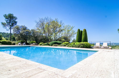 Foto 8 - Casa de 6 quartos em Grambois com piscina privada e terraço