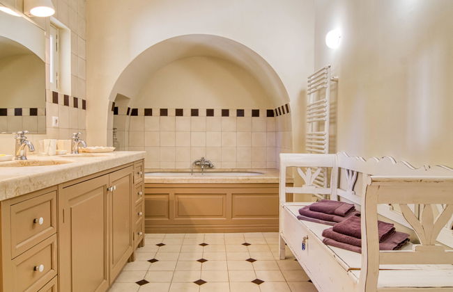 Casa de 6 quartos em Grambois com piscina privada e jardim - Foto 31